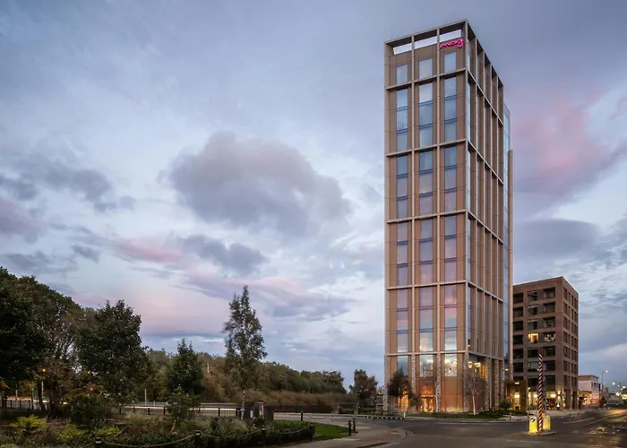 Moxy Docklands 3* 都柏林