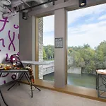 Moxy Docklands