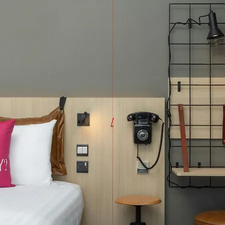Moxy Docklands 3* Dublin