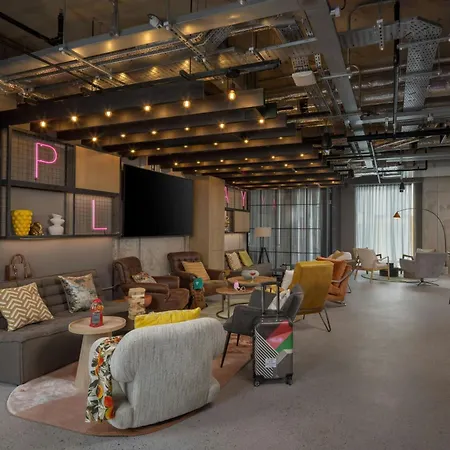 Moxy Docklands Hotel