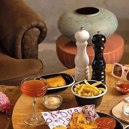 Moxy Docklands Hotel