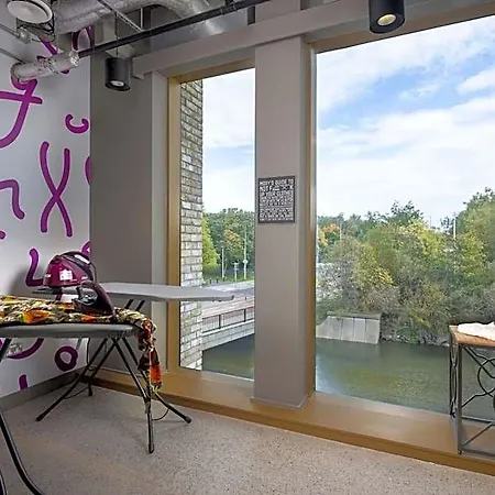 Moxy Docklands Hotel