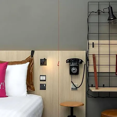 Moxy Docklands