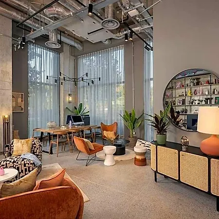 Moxy Docklands Hotel