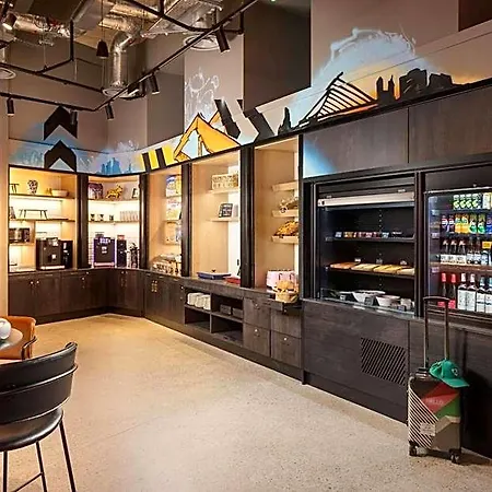 Moxy Docklands 3* Dublin