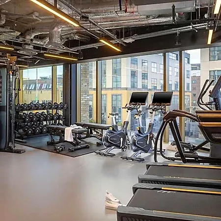 Moxy Docklands 3* Dublin