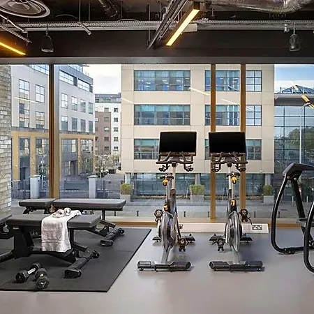 Moxy Docklands