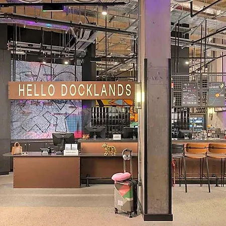 Moxy Docklands 3*