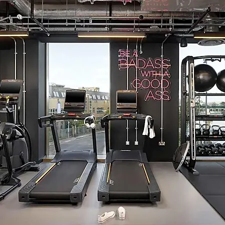 Hotel Moxy Docklands