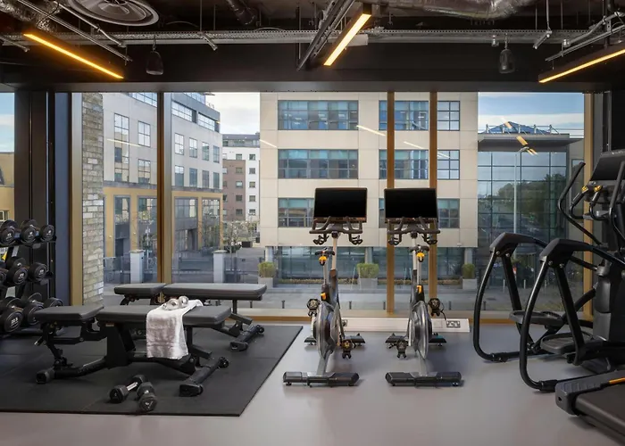 Hotel Moxy Docklands Dublin
