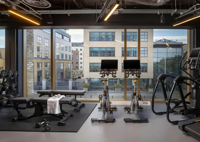 Hotel Moxy Docklands Dublin
