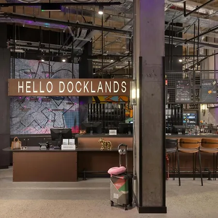 فندق Moxy Docklands
