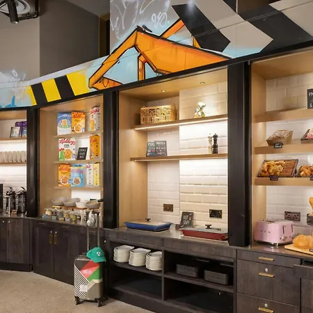 فندق Moxy Docklands