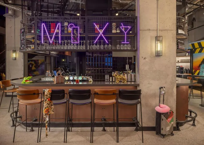 Hotell Moxy Docklands Dublin